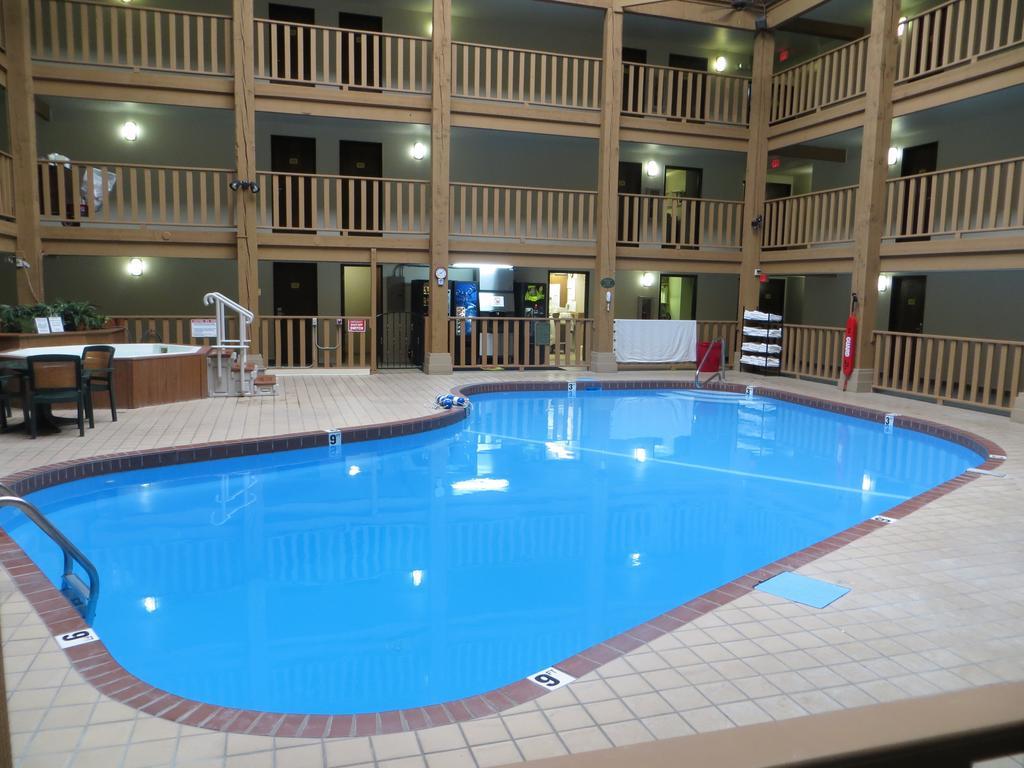 Super 8 By Wyndham Spearfish Hotel Exterior foto