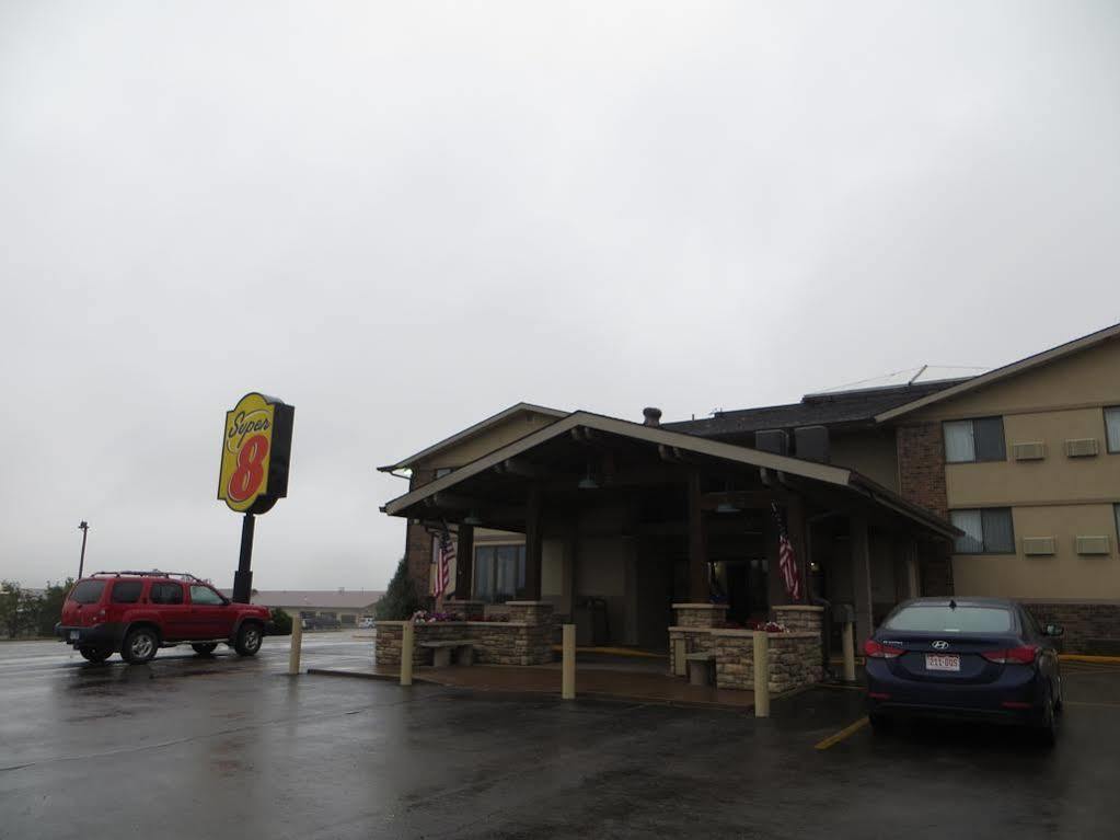 Super 8 By Wyndham Spearfish Hotel Exterior foto